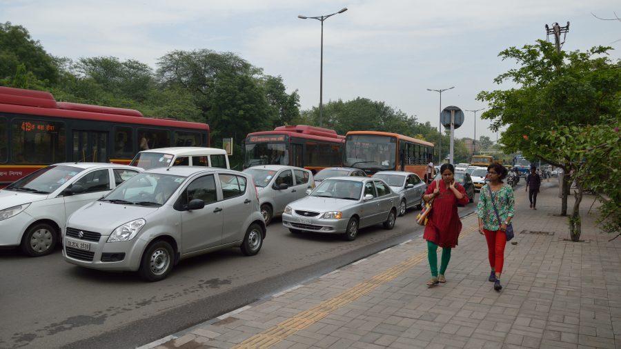 Delhi traffic and weather
